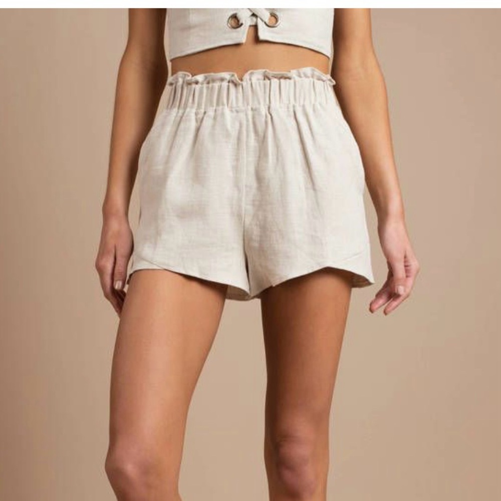 Skylar+Madison- Linen/Cotton Blend Elastic Waist Shorts. Size: medium